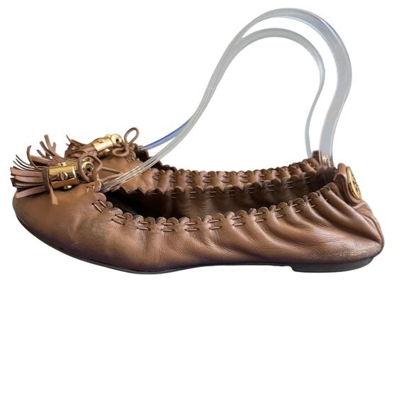 Tory Burch Reese Tan Leather Stretch Tassel Slip On Logo Ballet Flats Size 6 - Picture 5 of 8